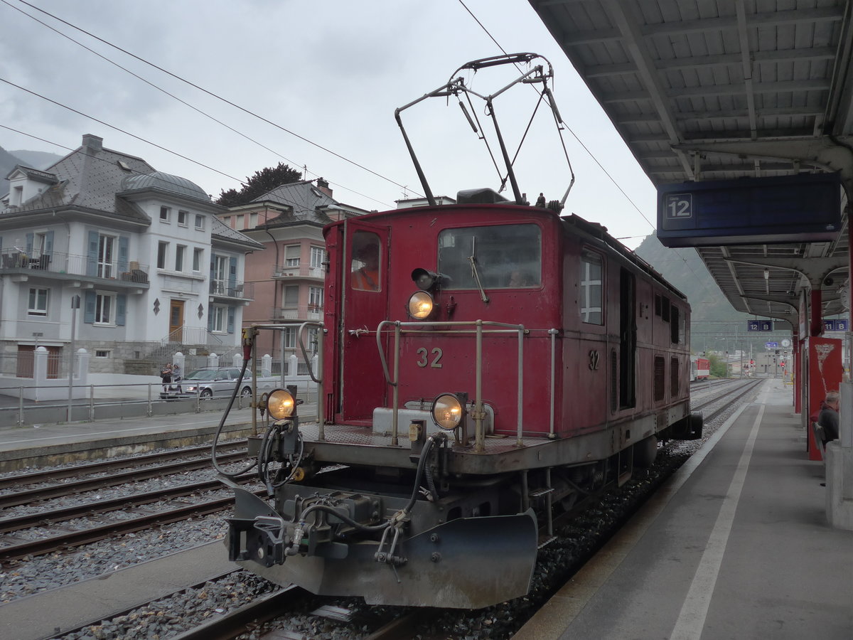 (181'884) - FO-Lokomotive - Nr. 32 - am 9. Juli 2017 im Bahnhof Brig