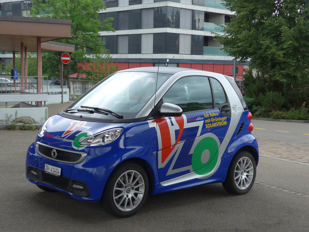(181'971) - VZO Grningen - Nr. 85/ZH 41'404 - Smart am 10. Juli 2017 beim Bahnhof Wetzikon