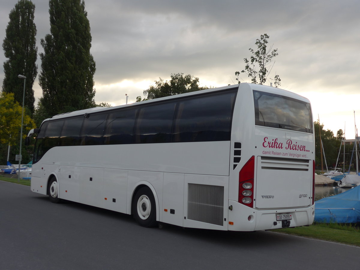 (182'068) - Erika-Reisen, Meltingen - SO 75'055 - Volvo am 15. Juli 2017 in Thun, Strandbad