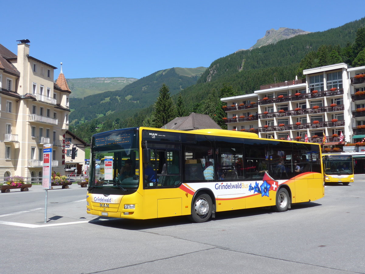 (182'349) - AVG Grindelwald - Nr. 19/BE 363'305 - MAN/Gppel am 30. Juli 2017 beim Bahnhof Grindelwald