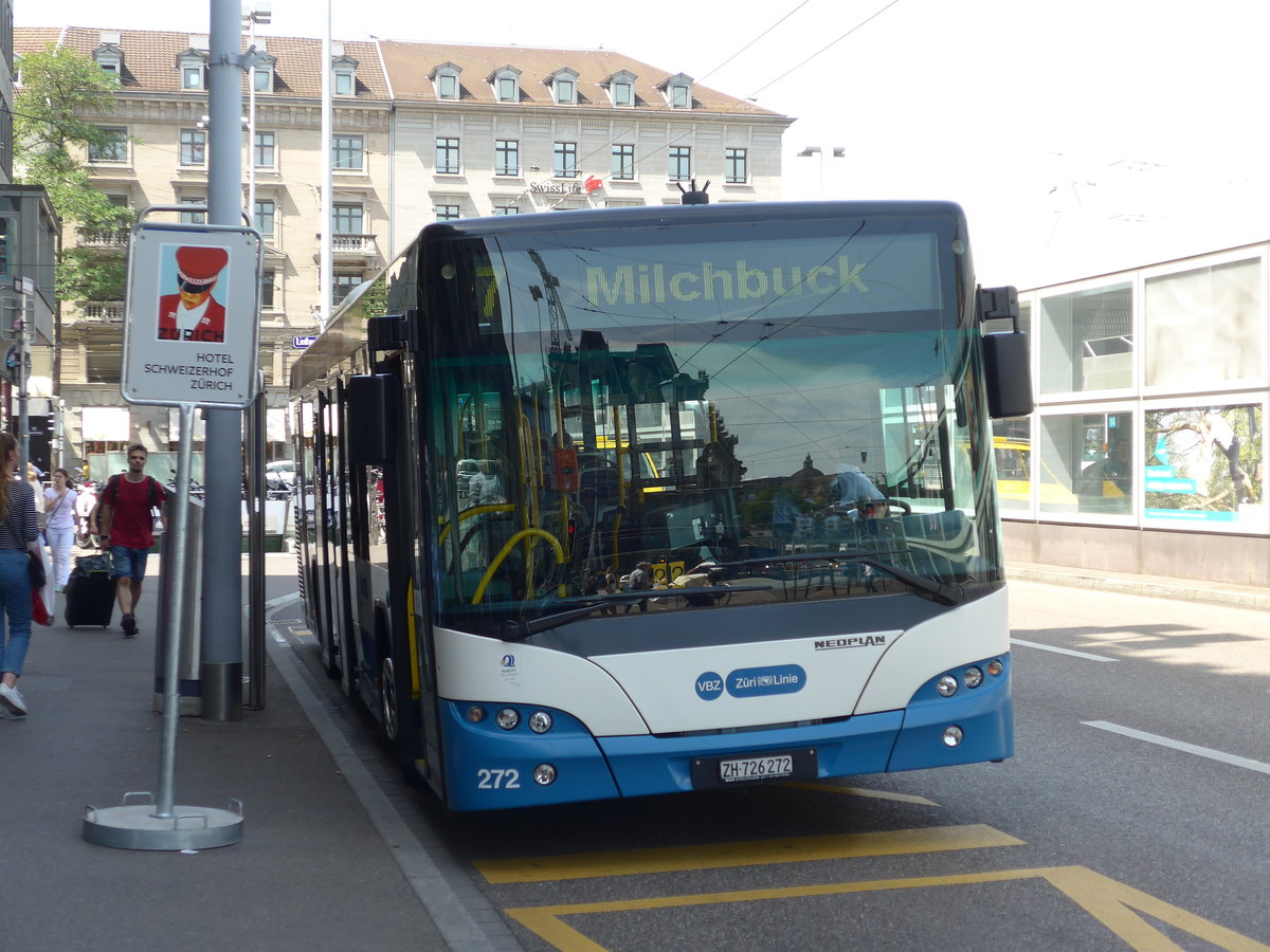 (182'628) - VBZ Zrich - Nr. 272/ZH 726'272 - Neoplan am 3. August 2017 in Zrich, Bahnhofplatz/Hauptbahnhof