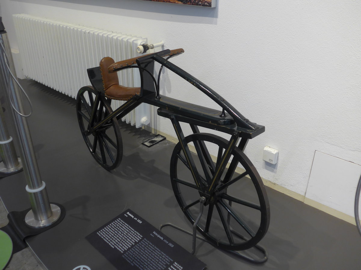 (182'925) - Draisine um 1818 (Replika) am 8. August 2017 in Dresden, Verkehrsmuseum