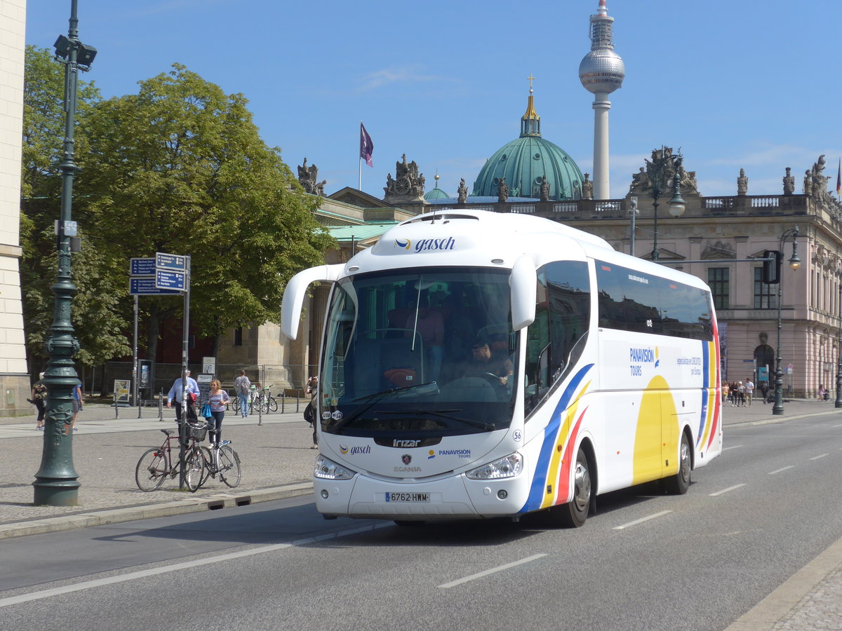 (183'325) - Aus Spanien: Panavision, Madrid - Nr. 56/6762 HWM - Scania/Irizar am 10. August 2017 in Berlin, Staatsoper