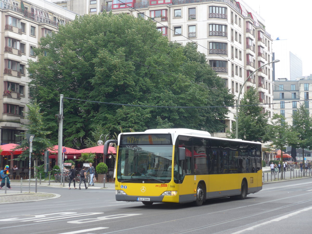 (183'465) - BVG Berlin - Nr. 1666/B-V 1666 - Mercedes am 11. August 2017 in Berlin, Friedrichstrasse