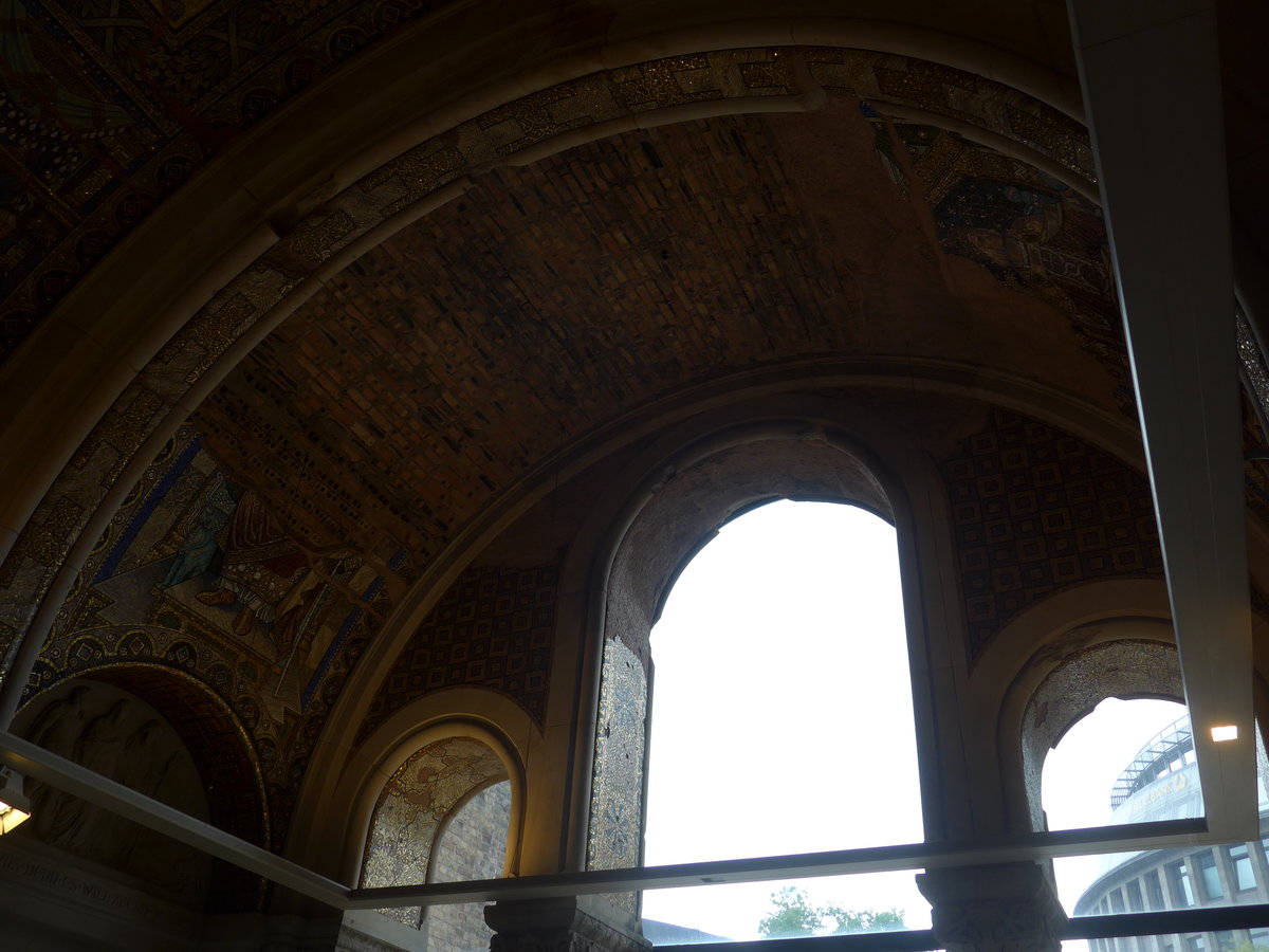 (183'475) - Deckenbemalung in der Kaiser-Wilhelm-Gedchtniskirche am 11. August 2017 in Berlin