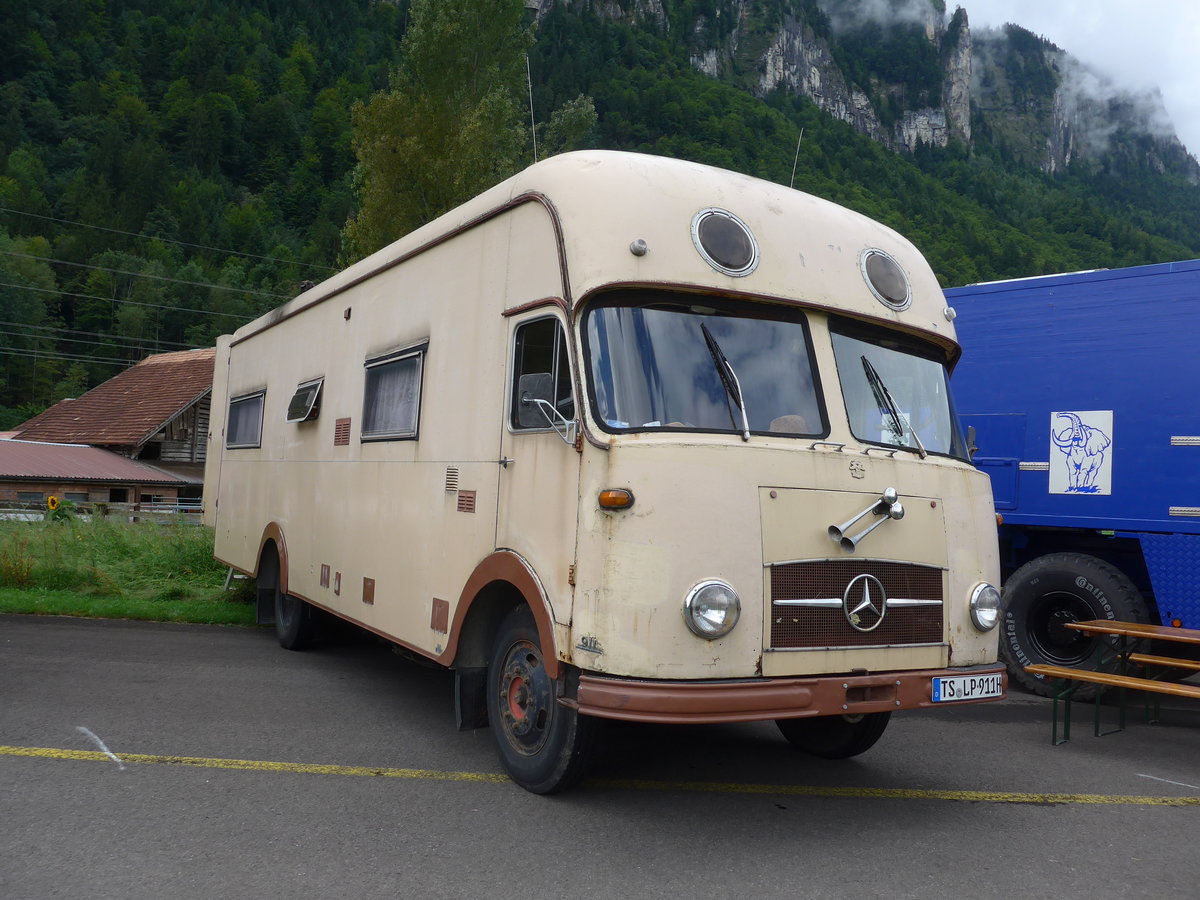 (183'583) - Mercedes - TS-LP 911H - am 19. August 2017 in Unterbach, Rollfeld