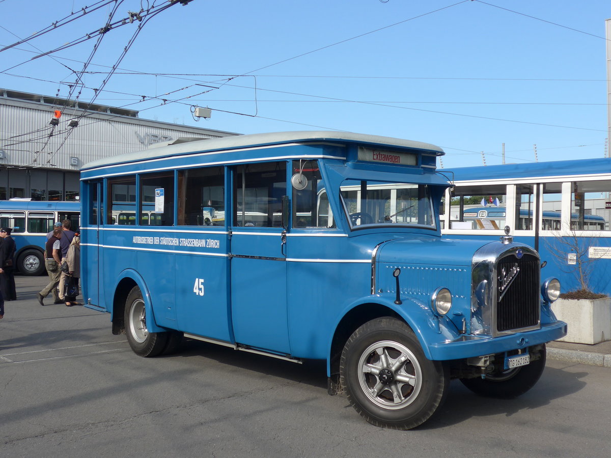 (183'680) - Oldtimer Club Saurer, Arbon - Nr. 45/TG 162'182 - Saurer/Tscher (ex VBZ Zrich Nr. 45; ex Firma in Spreitenbach; ex VBZ Zrich Nr. 245; ex VBZ Zrich Nr. 45) am 20. August 2017 in Zrich, Garage Hardau