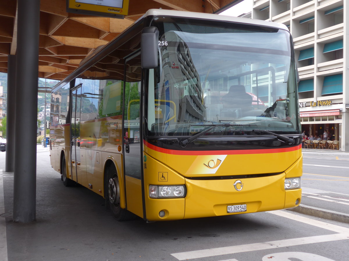 (184'077) - PostAuto Wallis - Nr. 14/VS 309'540 - Irisbus (ex Theytaz, Sion) am 24. August 2017 beim Bahnhof Sion