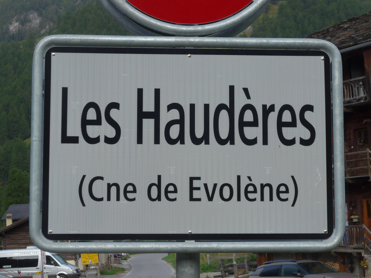 (184'100) - Ortstafel von Les Haudres (Cne de Evolne) am 25. August 2017