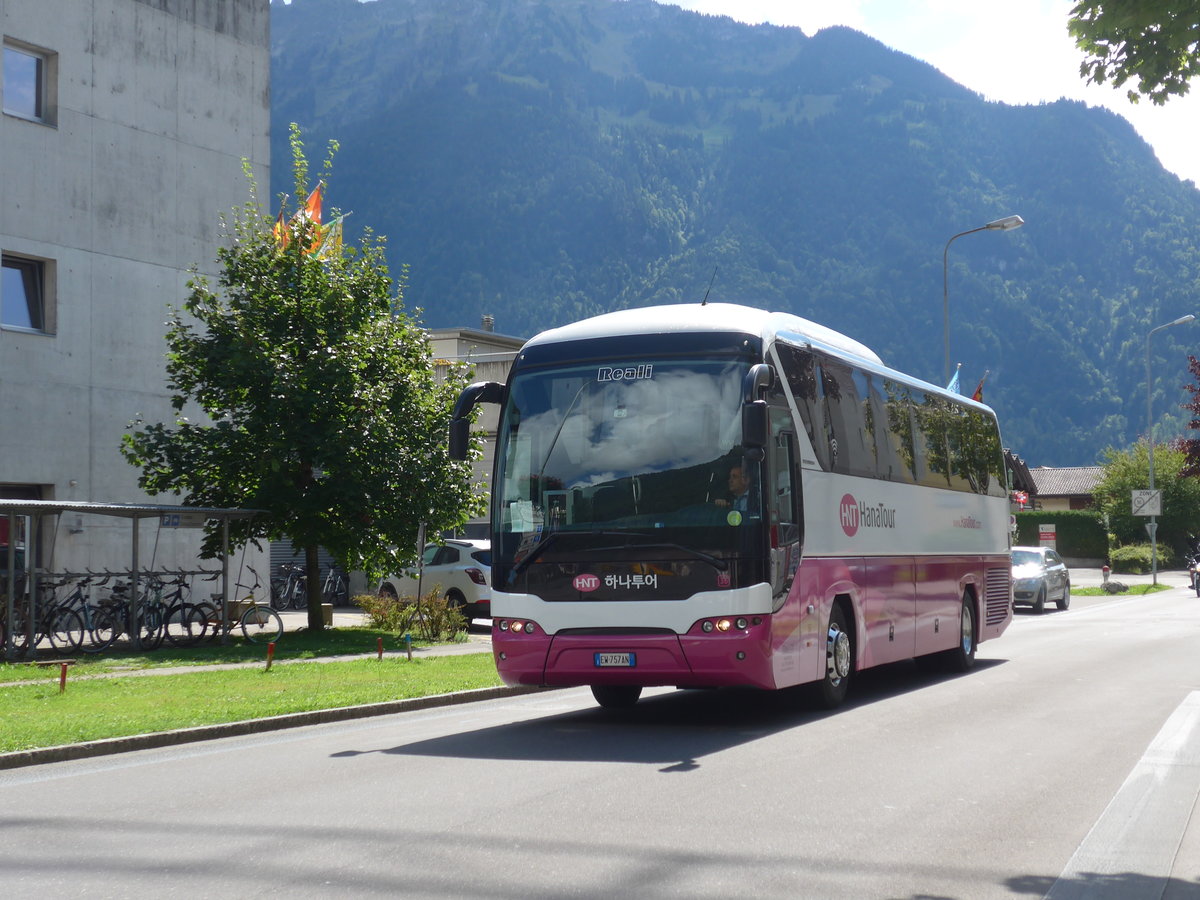 (184'550) - Aus Italien: Reali, Alatri - Nr. 36/EW-757 AN - Neoplan am 3. September 2017 beim Bahnhof Interlaken Ost