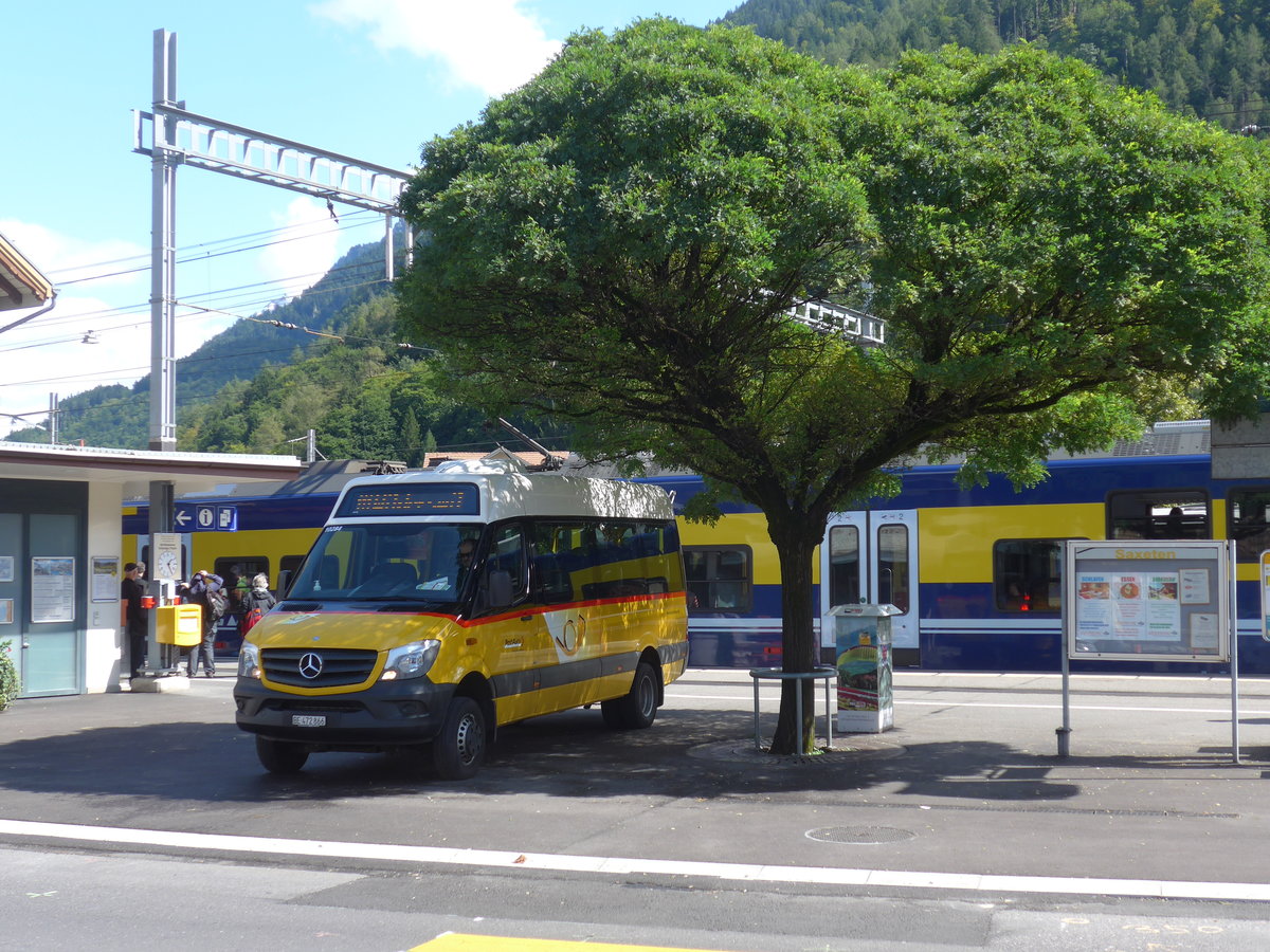 (184'562) - PostAuto Bern - BE 472'866 - Mercedes am 3. September 2017 beim Bahnhof Wilderswil