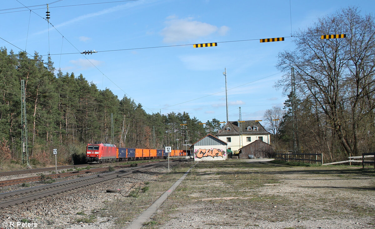 185 046-0 mit einer schönen gemischten Wascosa Eas Leine in Ochenbruck. 25.03.24