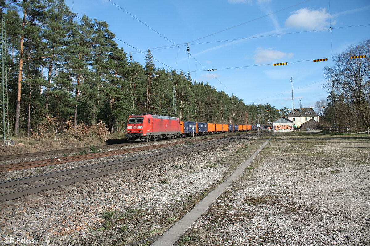 185 046-0 mit einer schnen gemischten Wascosa Eas Leine in Ochenbruck. 25.03.24