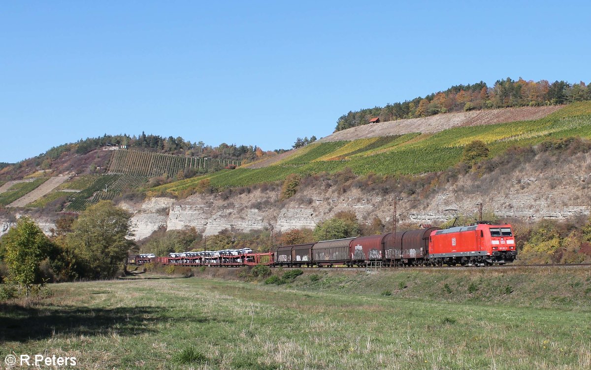 185 163-3 zieht dem EZ 51173 Seelze Ost - Kornwestheim Rbf in Richtung Süden bei Himmelstadt. 13.10.18