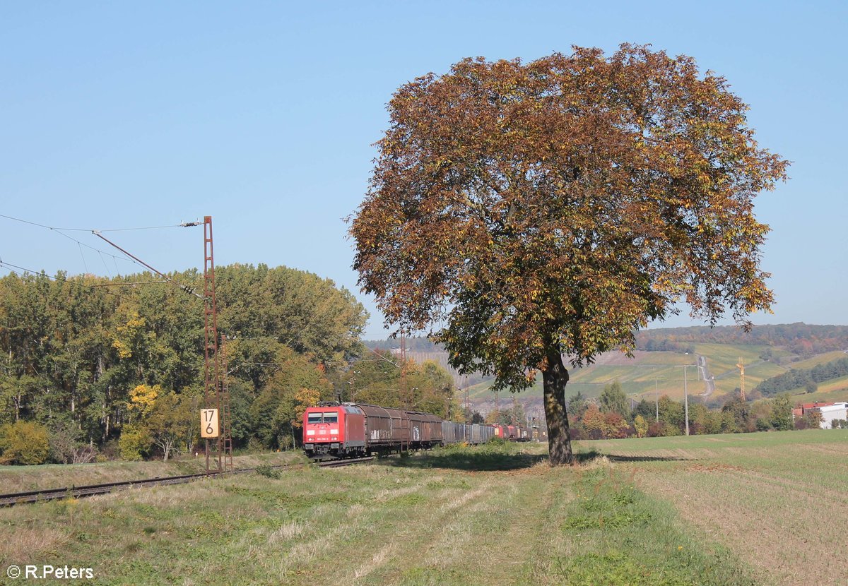 185 206-0 zieht ein gemischten Güterzug kurz vor Retzbach-Zellingen. 13.10.18