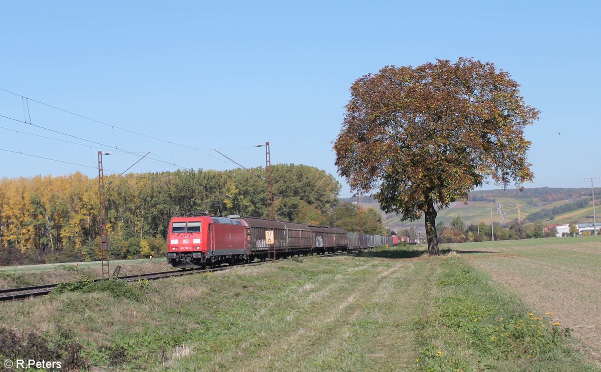 185 206-0 zieht ein gemischten Güterzug kurz vor Retzbach-Zellingen. 13.10.18