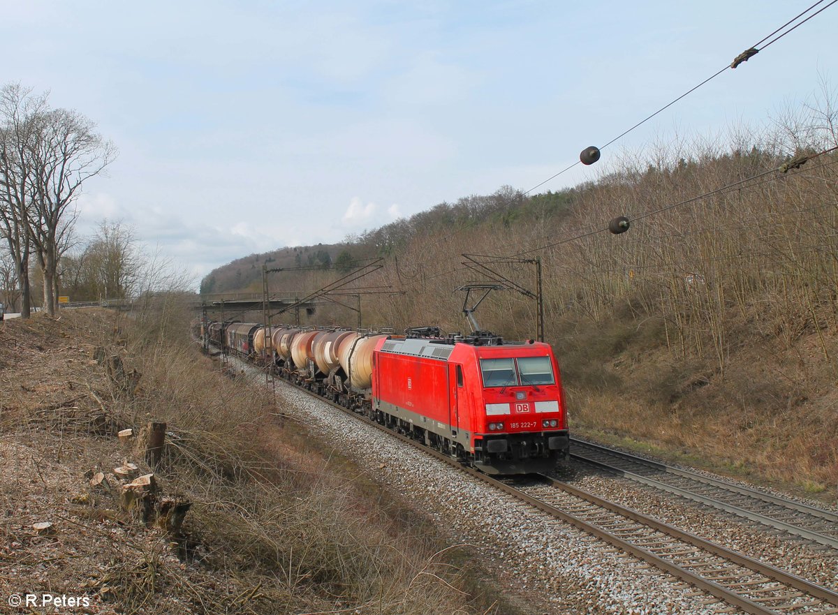 185 222 mit der Plattlinger Übergabe 50890 Nürnberg - Plattling bei Etterzhausen. 14.03.20