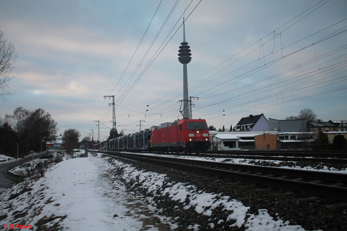 185 271-4 mit einem Autotransportzug in Nürnberg Hohe Marta. 05.12.23