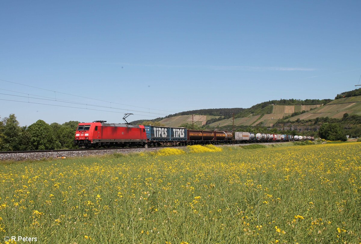 185 342-3 zieht bei Himmelstadt den KLV Zug Köln Kalk München Ost Rangierbahnhof. 02.06.21