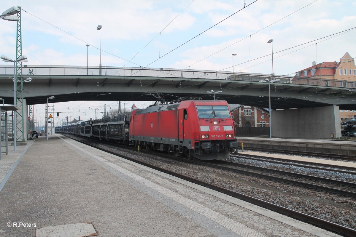 185 359-7 mit einem Peugeot Autozug in Regensburg HBF. 20.02.14