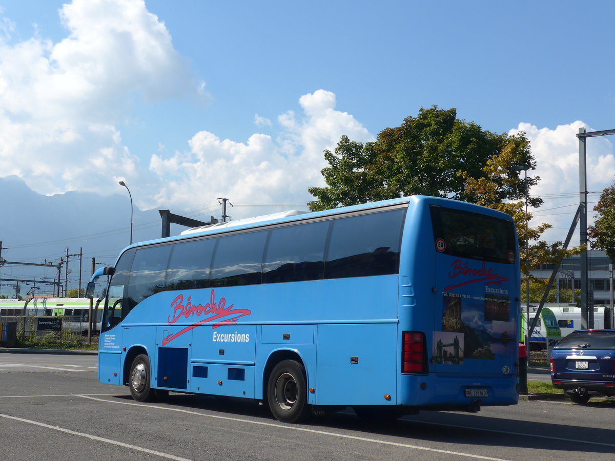 (185'193) - Broche, Boudry - NE 133'670 - Volvo am 24. September 2017 in Thun, Seestrasse