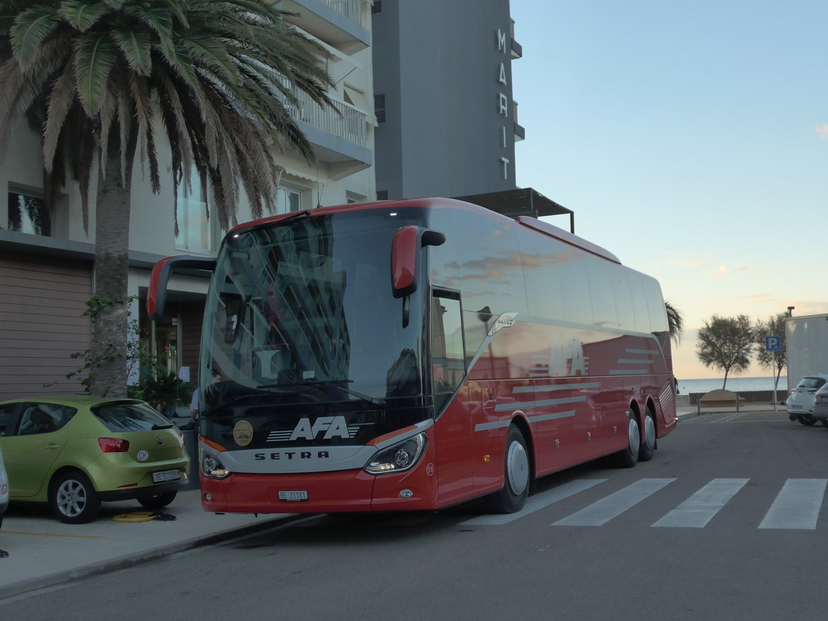 (185'220) - Aus der Schweiz: AFA Adelboden - Nr. 16/BE 21'181 - Setra am 26. September 2017 in Roses, Hotel Maritim