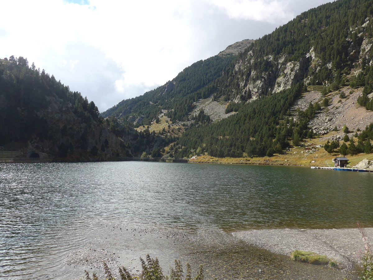 (185'247) - Der Stausee am 26. September 2017 im Vall de Nria