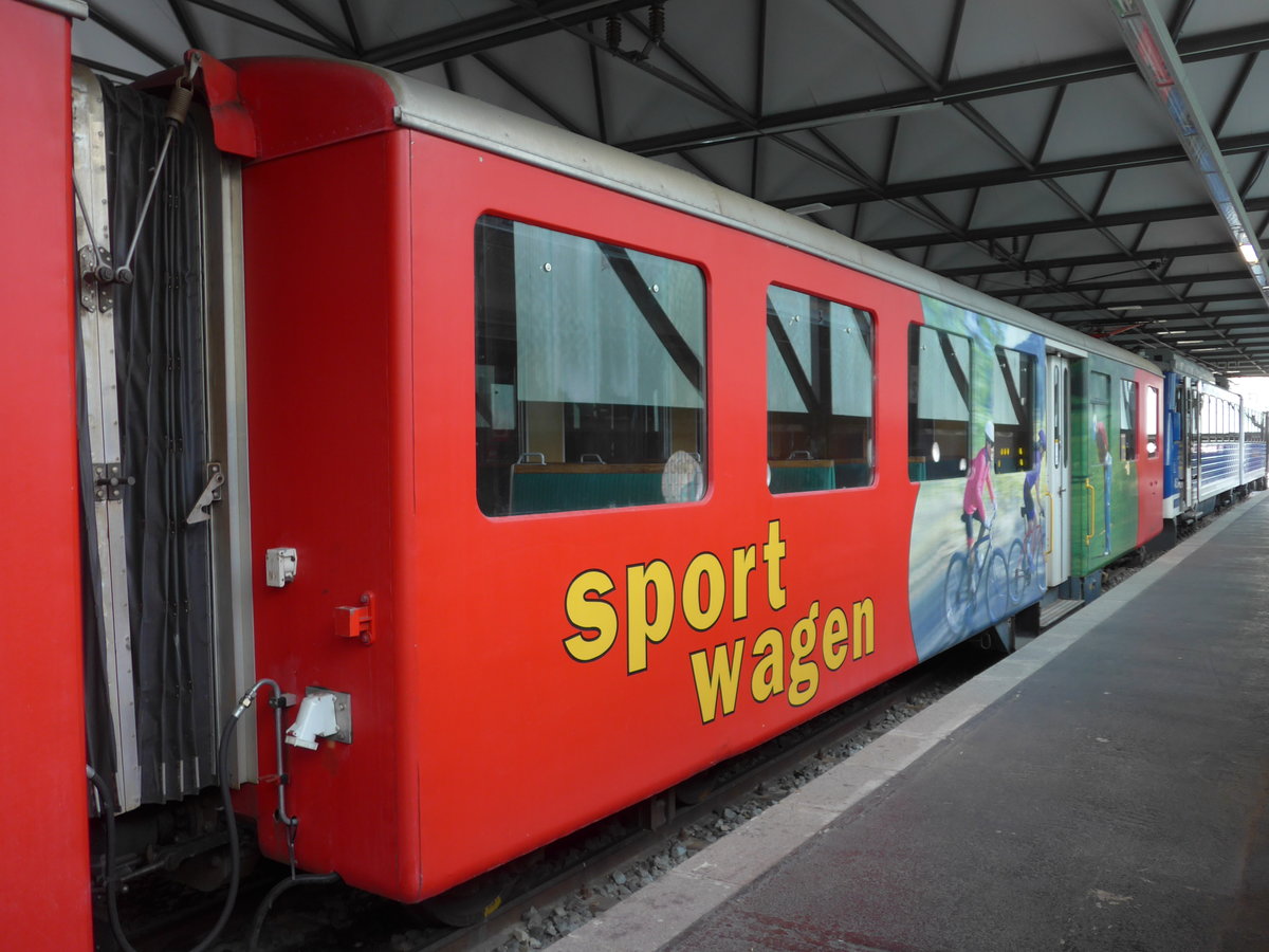 (185'271) - Ehemaliger FO/BVZ-Personenwagen - Nr. B 4245 - am 26. September 2017 im Bahnhof Ribes de Freser