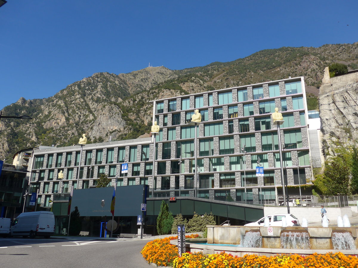 (185'488) - Das Parlamentsgebude am 28. September 2017 in Andorra la Vella