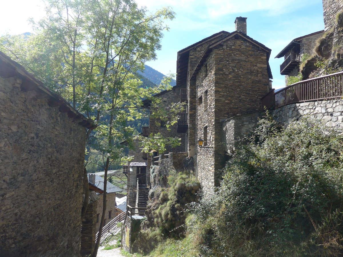 (185'535) - Huser am 28. September 2017 in Os de Civis