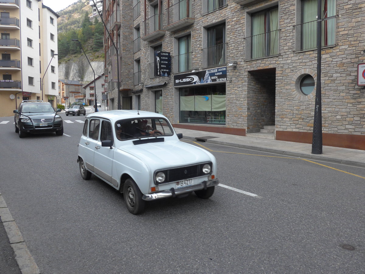 (185'593) - Renault - B4217 - am 28. September 2017 in La Massana
