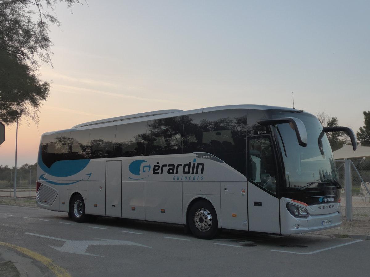 (185'690) - Aus Frankreich: Grardin, Sainte-Foy-la-Grande - DQ 919 MN - Setra am 29. September 2017 in Roses