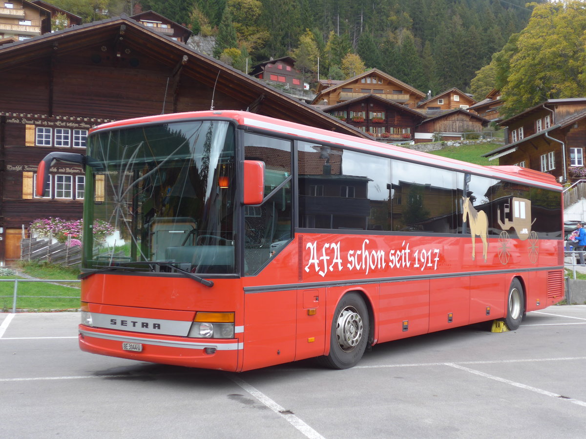 (185'795) - AFA Adelboden - Nr. 20/BE 3044 U - Setra (ex Nr. 6) am 8. Oktober 2017 in Adelboden, Mritplatz