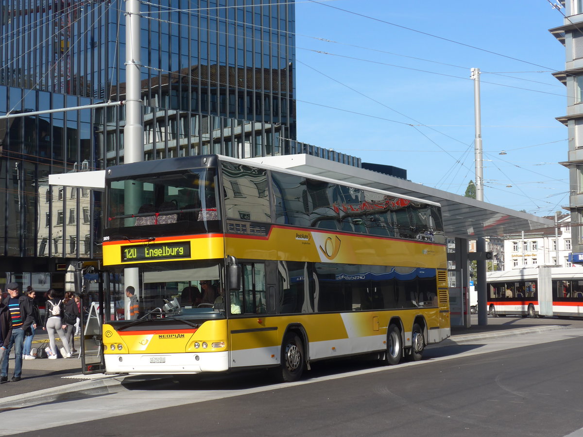 (185'943) - Casutt, Gossau - SG 250'503 - Neoplan am 19. Oktober 2017 beim Bahnhof St. Gallen