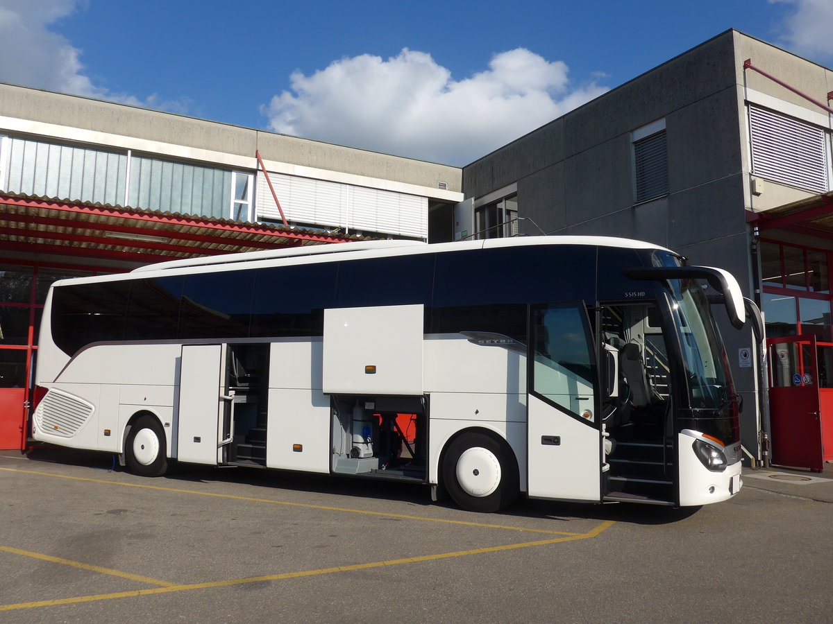 (186'200) - EvoBus, Kloten - Setra am 3. November 2017 in Kloten, EvoBus