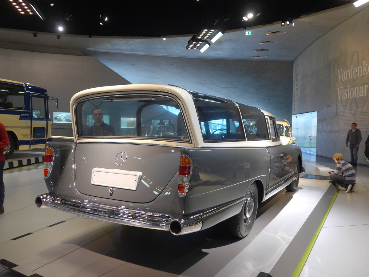 (186'432) - Mercedes-Benz 300 Messwagen von 1960 am 12. November 2017 in Stuttgart, Mercedes-Benz Museum