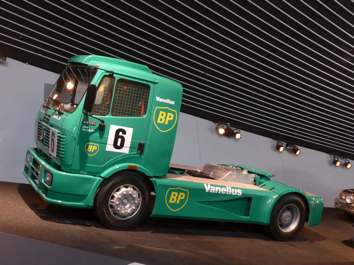 (186'485) - Mercedes-Benz 1450 S Renntruck von 1990 am 12. November 2017 in Stuttgart, Mercedes-Benz Museum