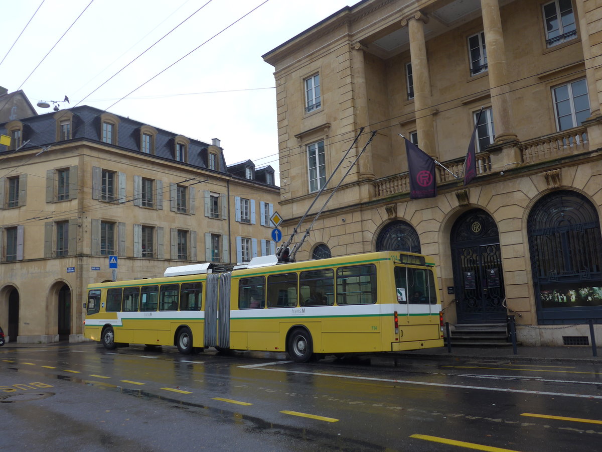 (186'619) - transN, La Chaux-de-Fonds - Nr. 114 - NAW/Hess Gelenktrolleybus (ex TN Neuchtel Nr. 114) am 25. November 2017 in Neuchtel, Place Pury
