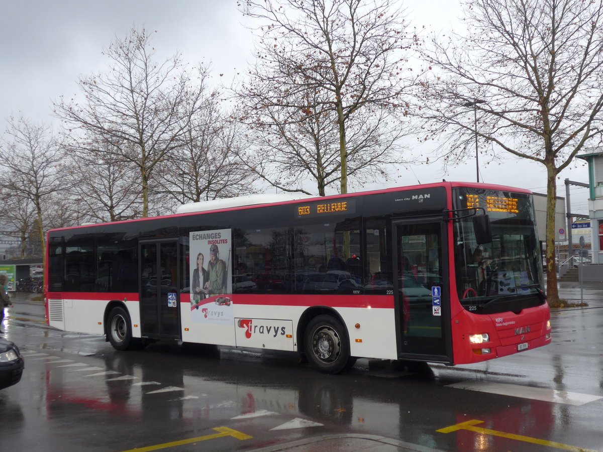 (186'676) - TRAVYS Yverdon - Nr. 225/VD 599 - MAN am 25. November 2017 beim Bahnhof Yverdon