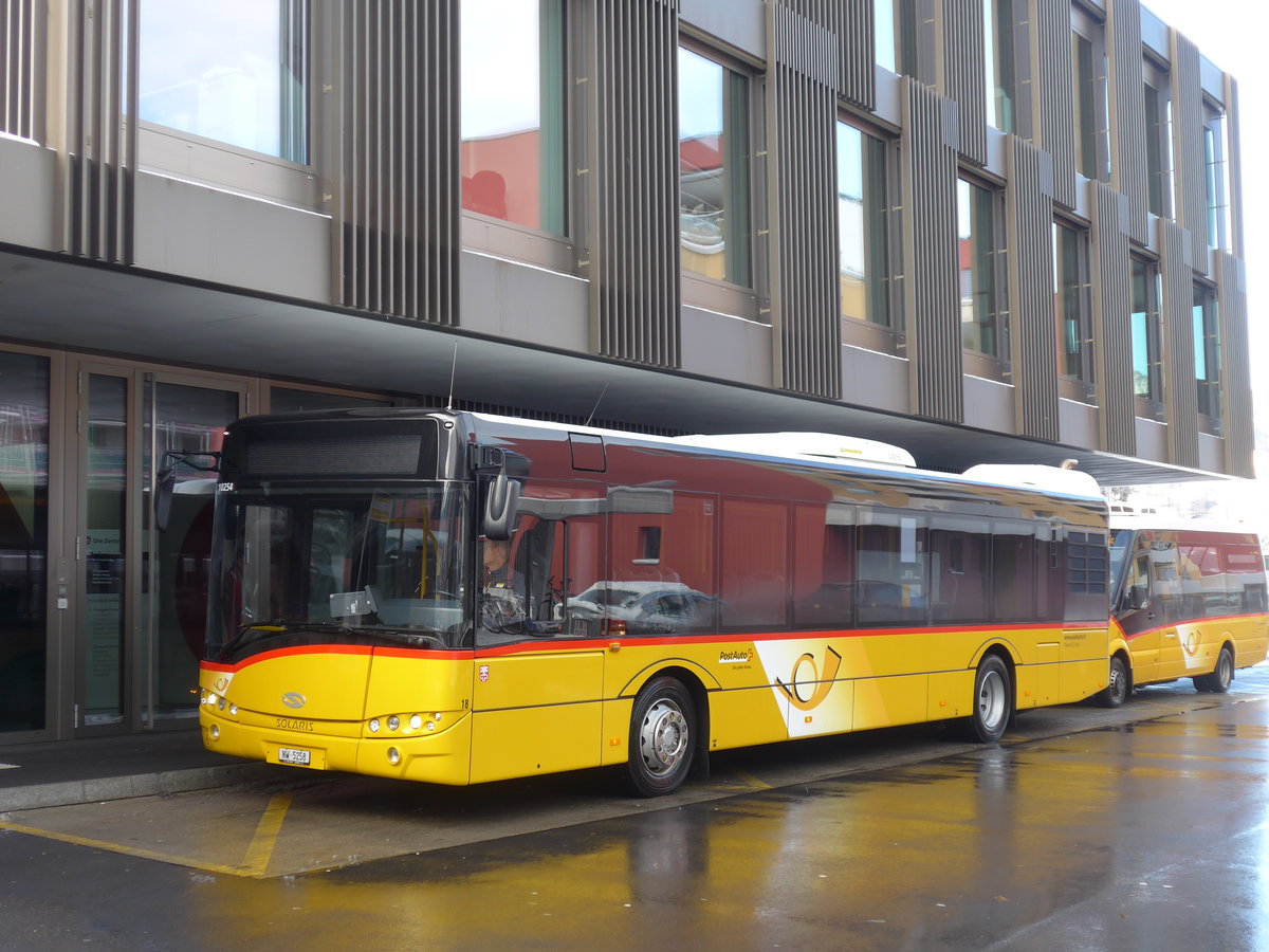 (186'824) - Thepra, Stans - Nr. 18/NW 5258 - Solaris am 9. Dezember 2017 beim Bahnhof Stansstad