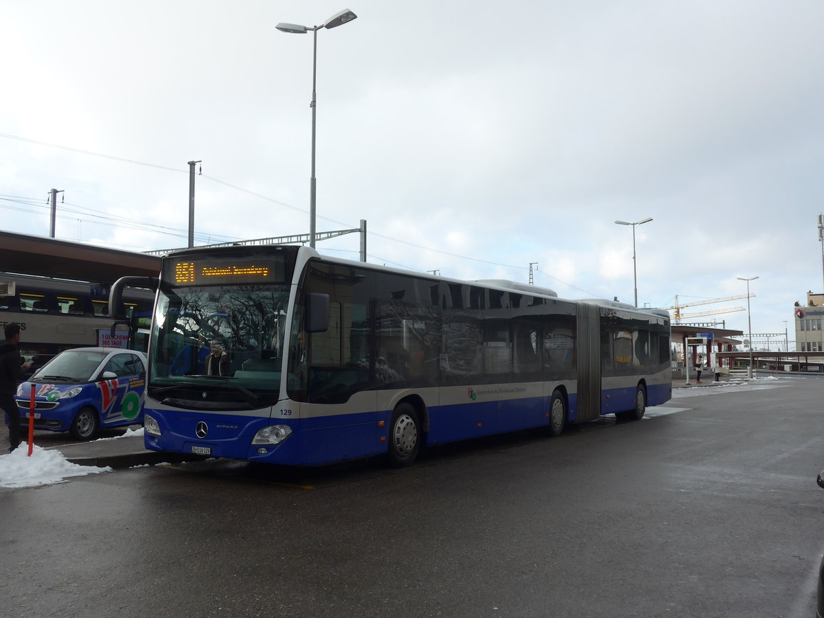 (186'883) - VZO Grningen - Nr. 129/ZH 516'129 - Mercedes am 9. Dezember 2017 beim Bahnhof Wetzikon