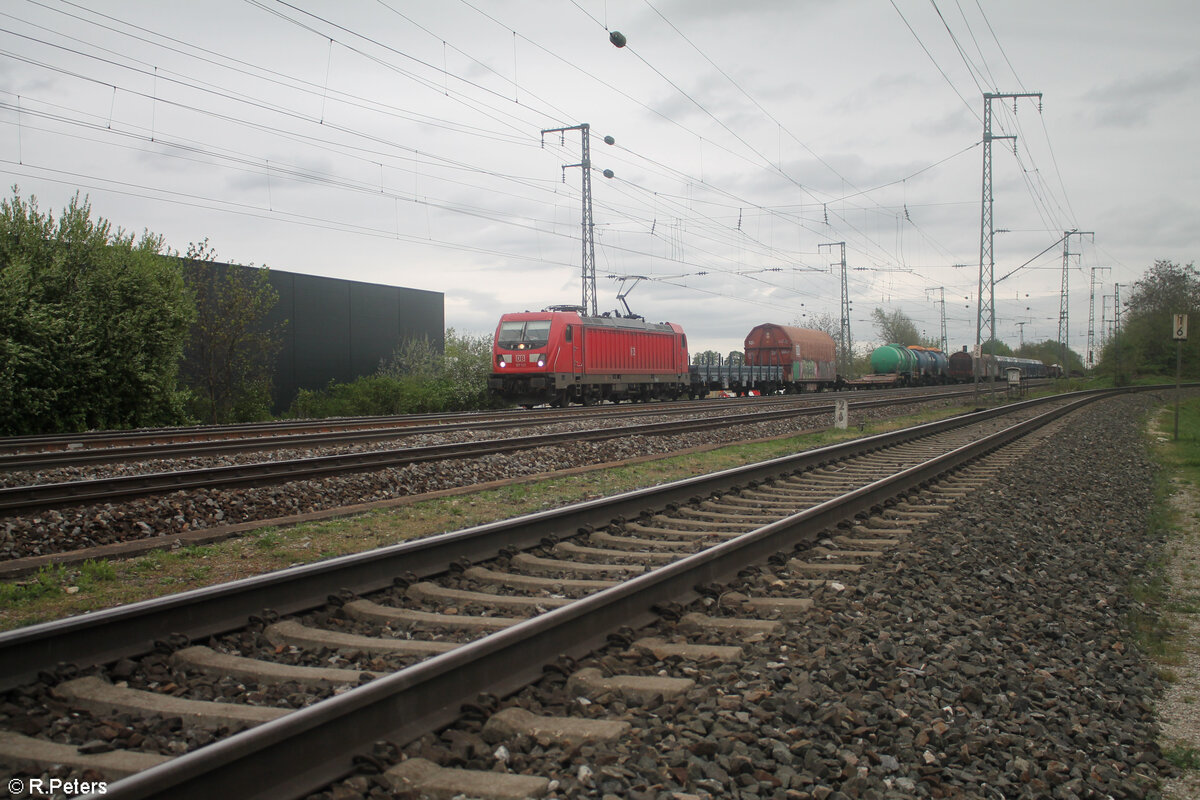 187 122-7 zieht mit ein gemischten Güterzug durch Nürnberg Hohe Marter. 09.04.24