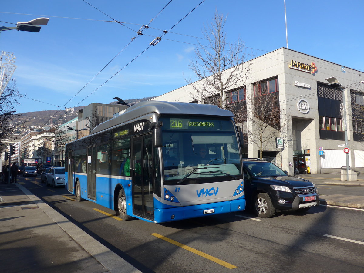 (187'231) - VMCV Clarens - Nr. 81/VD 1103 - Van Hool am 23. Dezember 2017 beim Bahnhof Vevey