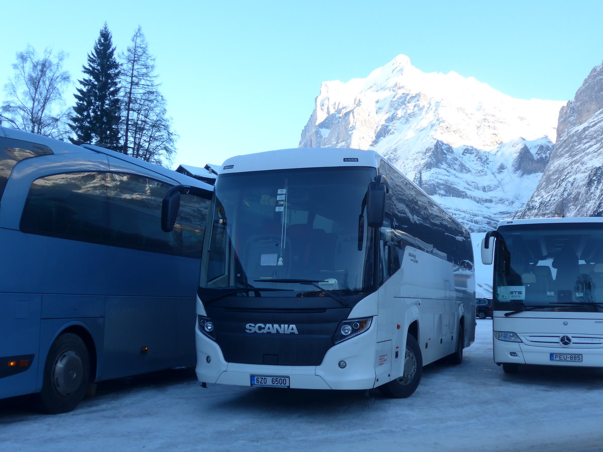 (187'319) - Aus Tschechien: ??? - 6Z0 6500 - Scania/Higer am 24. Dezember 2017 in Grindelwald, Grund