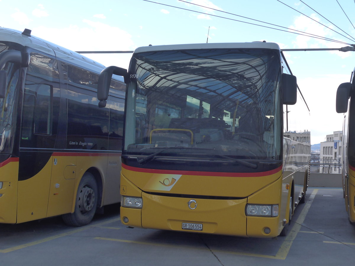 (187'409) - PostAuto Graubnden - GR 106'554 - Irisbus am 26. Dezember 2017 in Chur, Postautostation