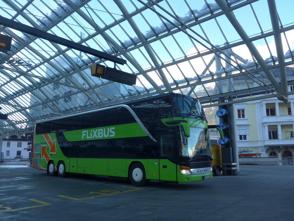 (187'602) - Aus Deutschland: Helmut's Reisen, Markt Schwaben - EBE-HL 30 - Setra am 1. Januar 2018 in Chur, Postautostation