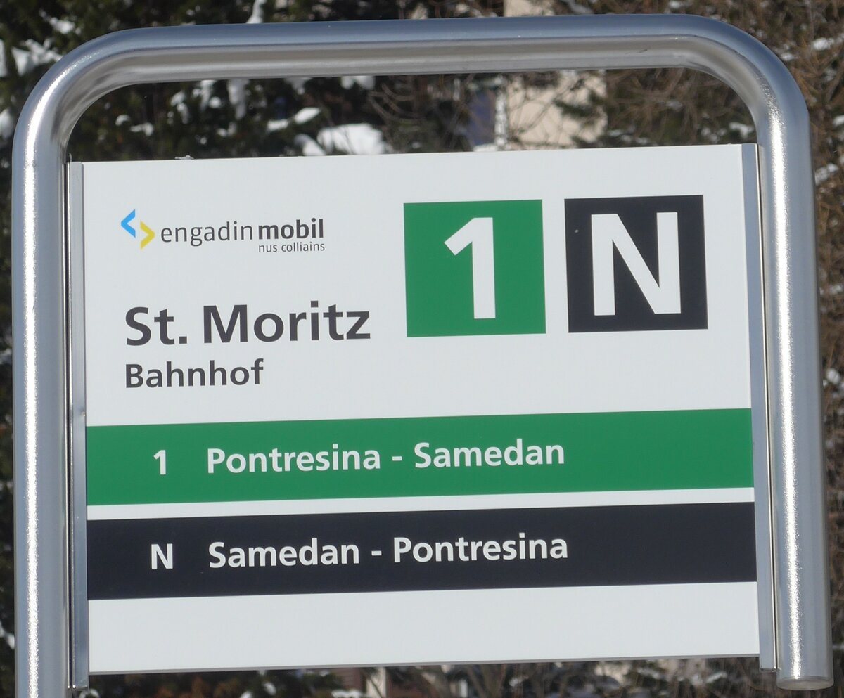 (188'106) - engadin mobil-Haltestellenschild - St. Moritz, Bahnhof - am 3. Februar 2018