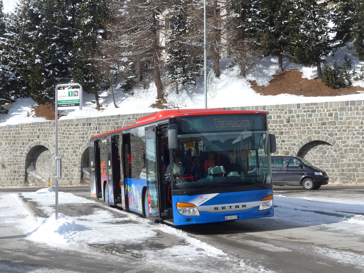 (188'121) - SBC Chur - Nr. 103/GR 100'103 - Setra am 3. Februar 2018 beim Bahnhof St. Moritz