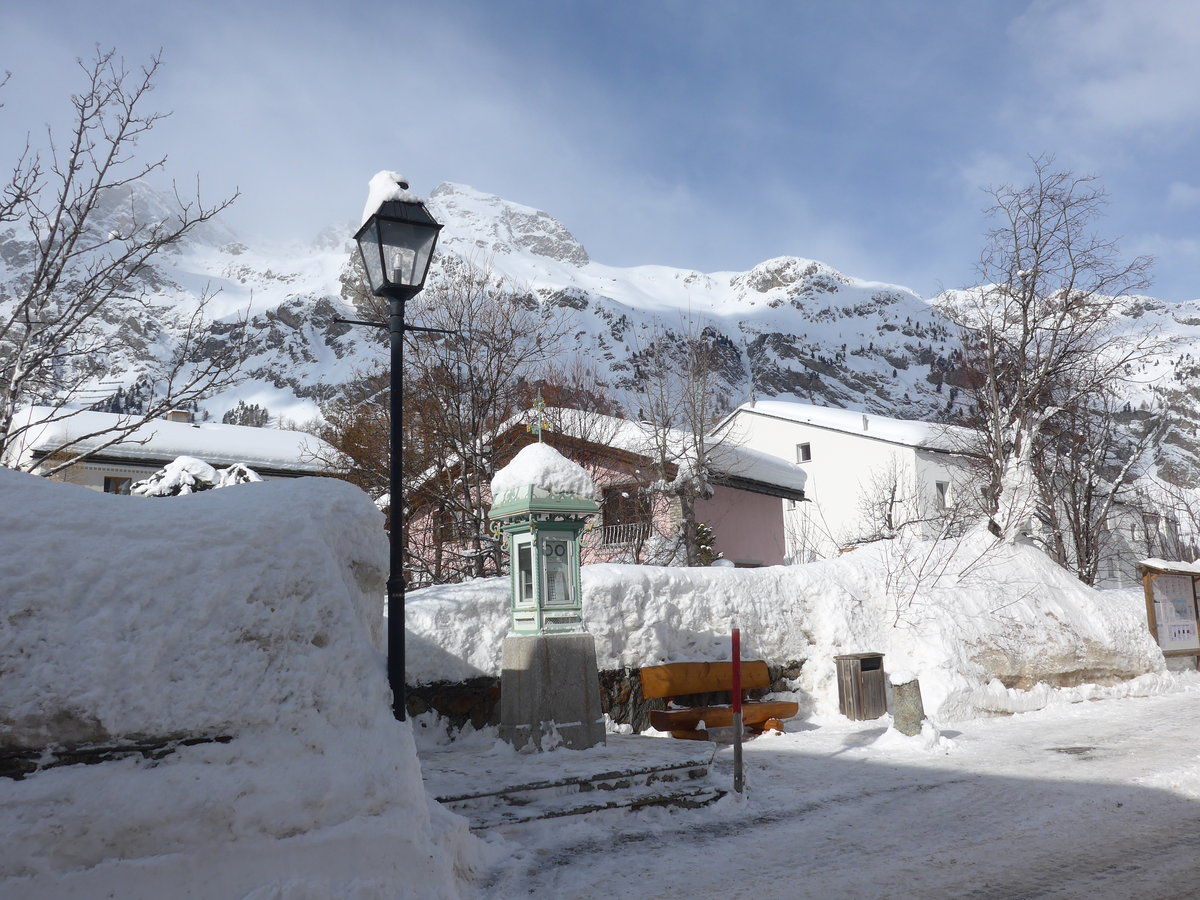 (188'143) - Laterne und Wetterstation am 3. Februar 2018 in Sils-Maria