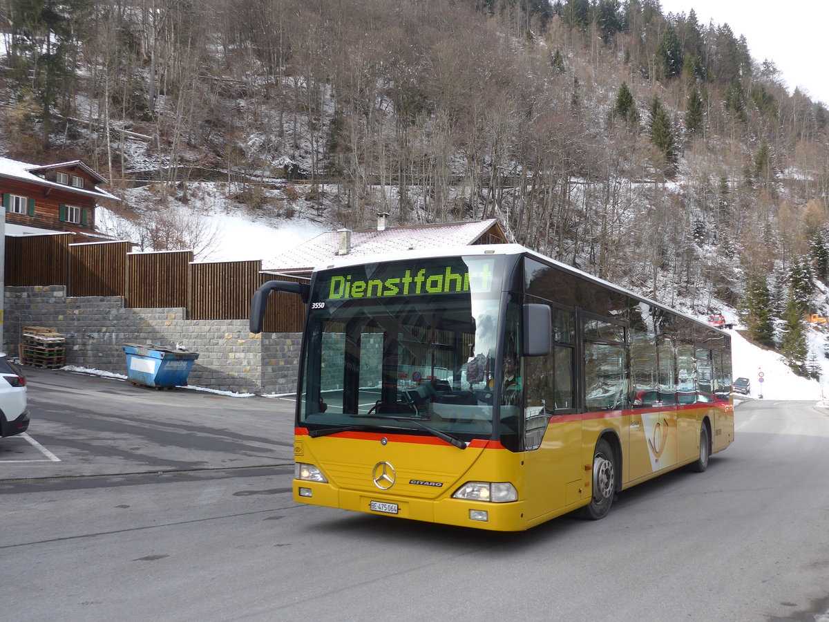 (188'257) - PostAuto Bern - BE 475'064 - Mercedes (ex BE 700'282; ex Schmocker, Stechelberg Nr. 3) am 5. Februar 2018 beim Bahnhof Lauterbrunnen